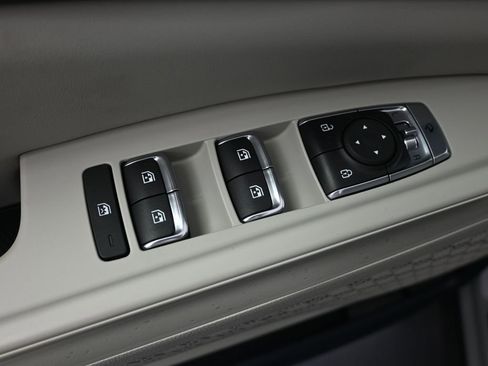 New 2026 Kia Carnival EX FWD image 11