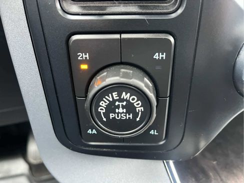 Used 2022 Ford F150 Lariat w/ Max Trailer Tow Package image 43