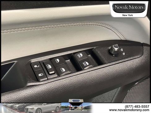 Used 2022 Jeep Compass Limited image 15