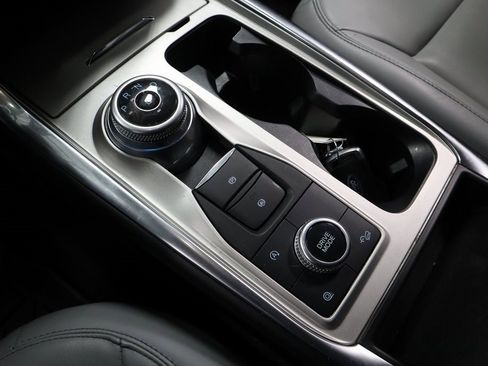 Certified 2021 Ford Explorer XLT w/ Equipment Group 202A image 35