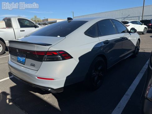 Used 2025 Honda Accord Sport image 4