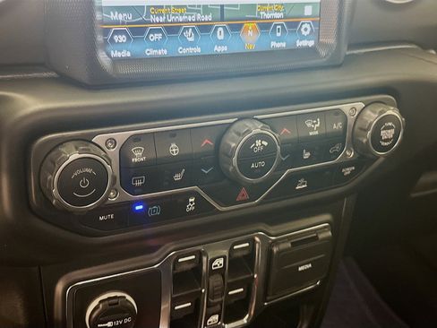 Used 2023 Jeep Wrangler Unlimited w/ Cold Weather Group AWD/4WD image 24