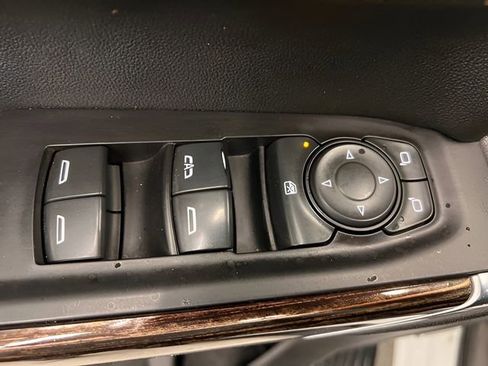 Used 2021 GMC Sierra 1500 Elevation w/ Preferred Package image 14