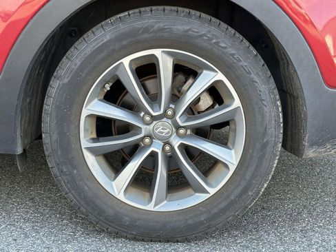 Used 2017 Hyundai Santa Fe Limited image 8