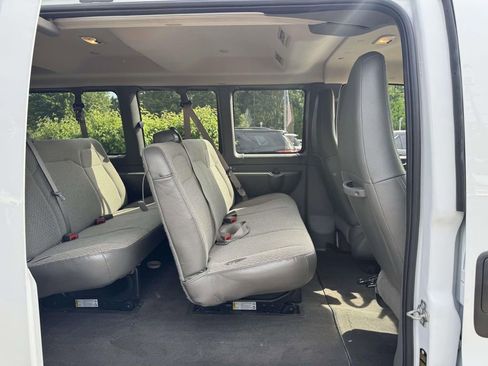 Used 2025 Chevrolet Express 3500 LT w/ LT Preferred Equipment Group RWD image 15