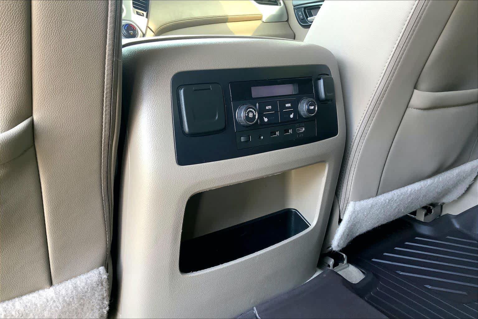 Used 2018 GMC Yukon SLT w/ Premium Edition RWD image 35