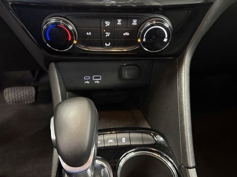 Used 2024 Buick Encore GX Sport Touring image 10