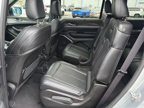 Used 2025 Jeep Grand Cherokee L Limited w/ Luxury Tech Group II AWD/4WD image 11
