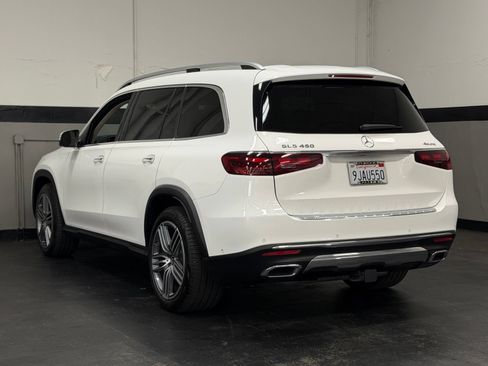 Used 2024 Mercedes-Benz GLS 450 4MATIC image 10