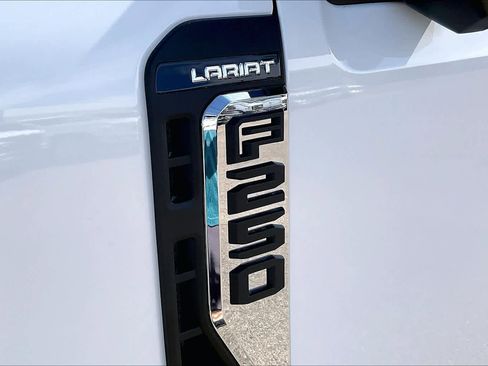New 2026 Ford F250 Lariat w/ FX4 Off-Road Package image 15