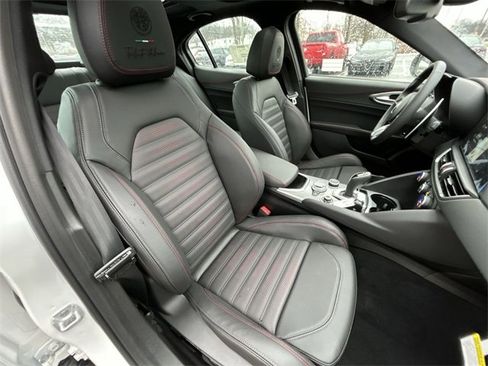 New 2025 Alfa Romeo Giulia AWD w/ Driving Assist Package image 15