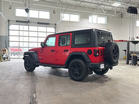 Used 2018 Jeep Wrangler Unlimited Sport S image 12