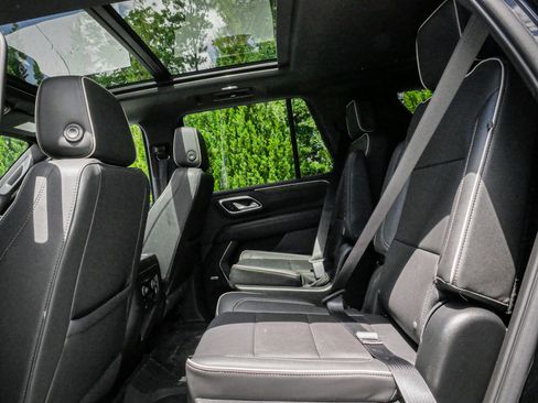Used 2023 Chevrolet Tahoe Premier AWD/4WD image 8