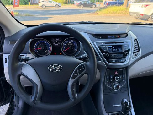 Used 2016 Hyundai Elantra SE FWD image 14
