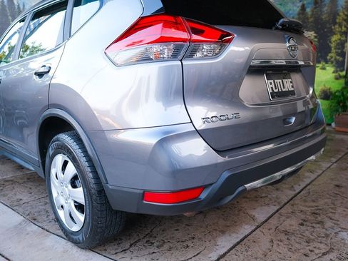 Used 2017 Nissan Rogue S image 47