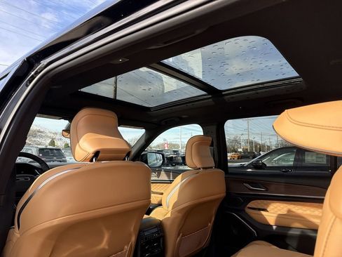 New 2025 Jeep Grand Cherokee L Summit w/ Obsidian Package image 18