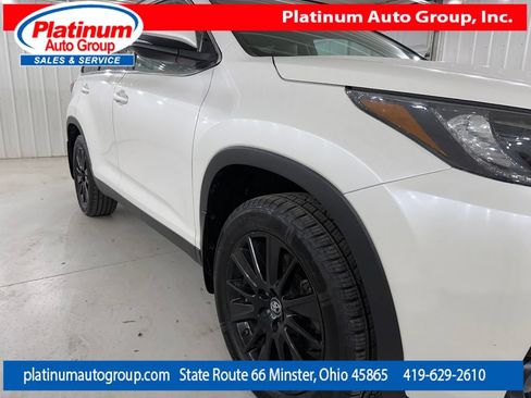 Used 2019 Toyota Highlander SE AWD/4WD image 14