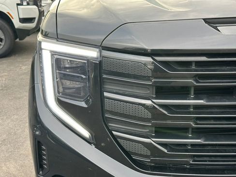 Used 2023 GMC Sierra 1500 Elevation image 4