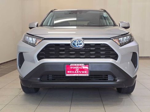 Used 2019 Toyota RAV4 LE w/ Carpet Mat Package AWD/4WD image 6