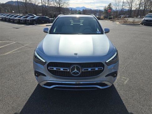 Used 2025 Mercedes-Benz GLA 250 4MATIC image 8
