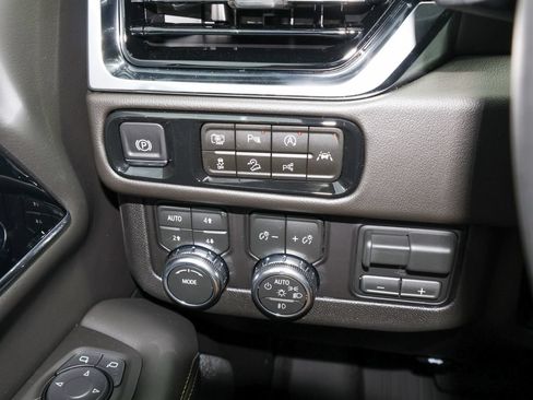 New 2026 GMC Yukon Elevation w/ Elevation Premium Package AWD/4WD image 32
