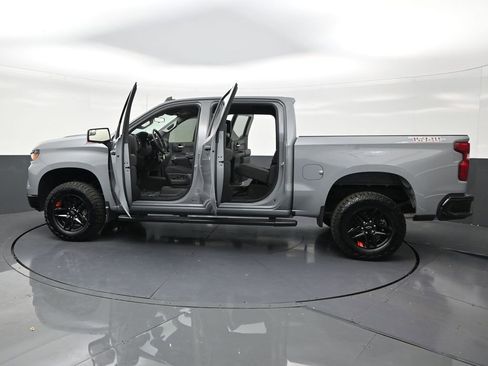 Used 2025 Chevrolet Silverado 1500 Custom Trail Boss AWD/4WD image 31
