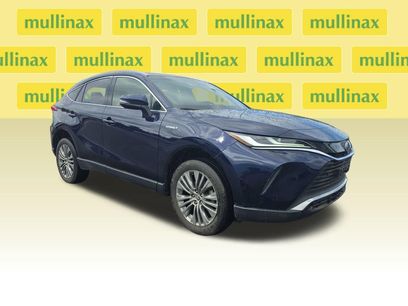 Used 2021 Toyota Venza XLE w/ Carpet Mat Package (TMS)