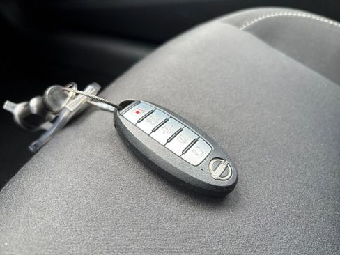 Used 2025 Nissan Altima 2.5 SV FWD image 18