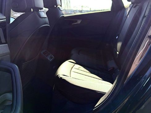 Used 2023 Audi A4 2.0T Premium image 27