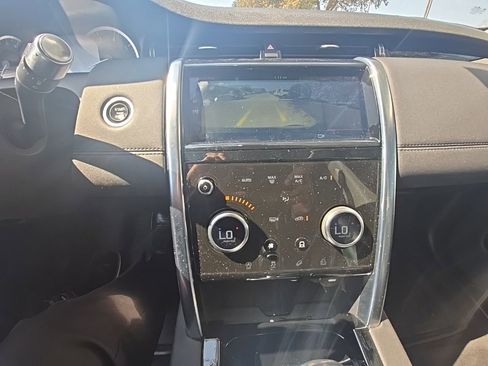 Used 2020 Land Rover Discovery Sport S image 19
