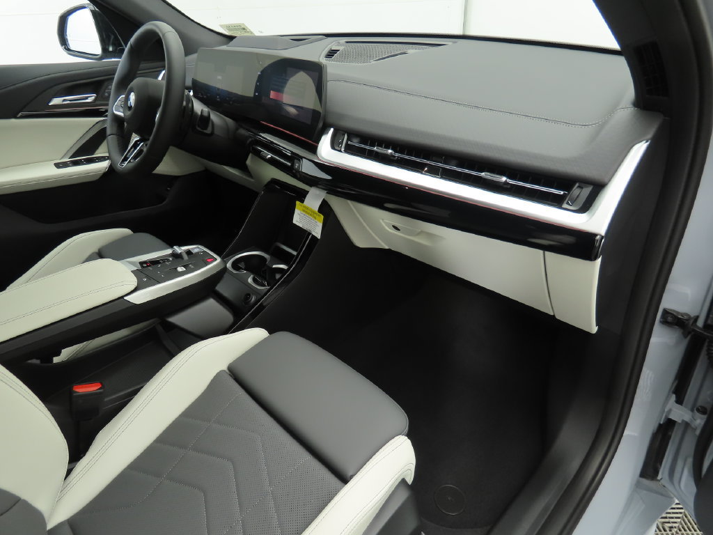 Certified 2026 BMW X2 xDrive28i w/ Technology Package AWD/4WD image 17