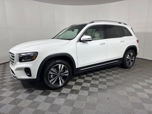 New 2026 Mercedes-Benz GLB 250 4MATIC image 2