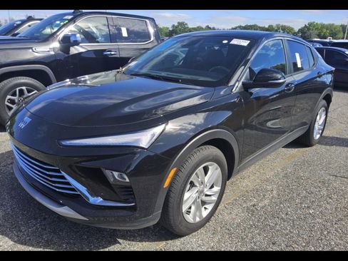 Used 2025 Buick Envista Preferred w/ Advanced Safety Package image 3