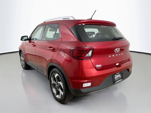 Used 2025 Hyundai Venue Limited FWD image 10