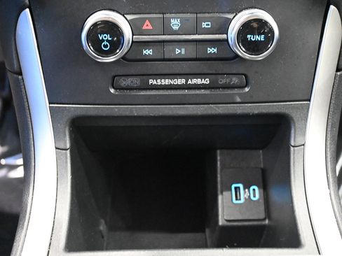 Certified 2024 Ford Edge SEL image 24