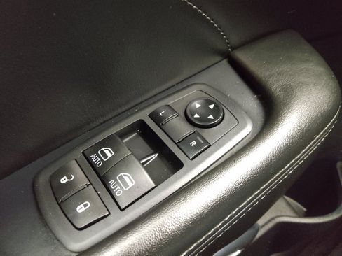 Used 2017 Dodge Challenger GT w/ Driver Convenience Group image 27