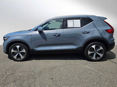 Certified 2023 Volvo XC40 B5 Plus w/ Protection Package Premier AWD/4WD image 6