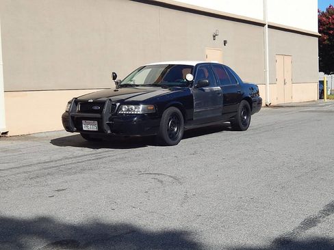 Used 2007 Ford Crown Victoria Police Interceptor image 7