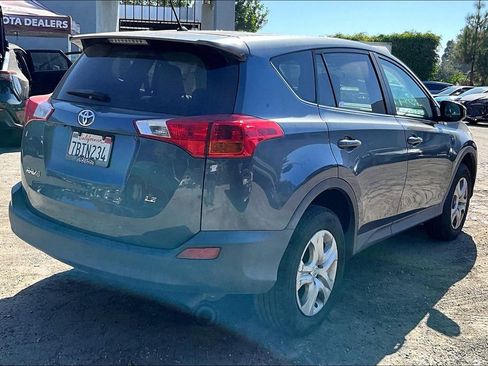Used 2013 Toyota RAV4 LE FWD image 4