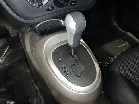 Used 2014 Nissan Juke S FWD image 18