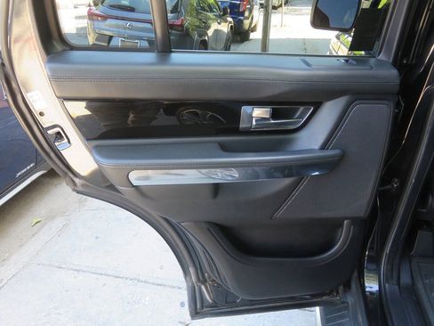 Used 2011 Land Rover Range Rover Sport HSE LUX AWD/4WD image 27