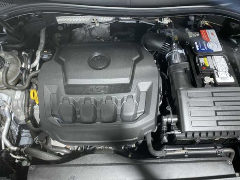 Used 2018 Volkswagen Tiguan SE AWD/4WD image 9