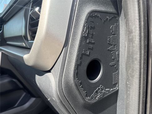 Used 2024 Ford Expedition XLT image 41