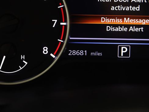 Used 2025 Nissan Sentra SR FWD image 34