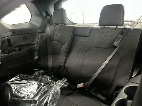 Used 2025 Honda Pilot Sport image 22
