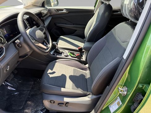 New 2026 Volkswagen Taos SE AWD/4WD image 11