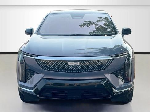 Used 2025 Cadillac Optiq Luxury 1 AWD/4WD image 2