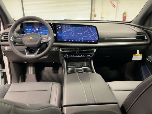 New 2026 Chevrolet Traverse LT w/ Sun and Wheel Package image 16