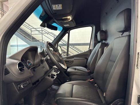 Used 2024 Mercedes-Benz eSprinter 170 Cargo image 14
