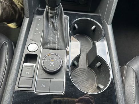 Used 2022 Volkswagen Atlas SE image 34